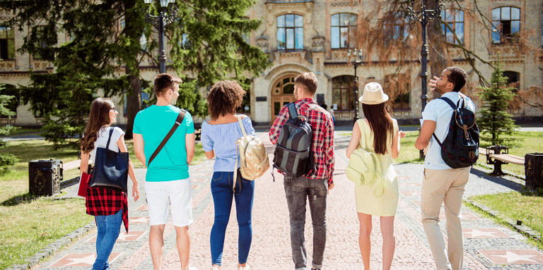 the pros and cons of living on campus vs off campus